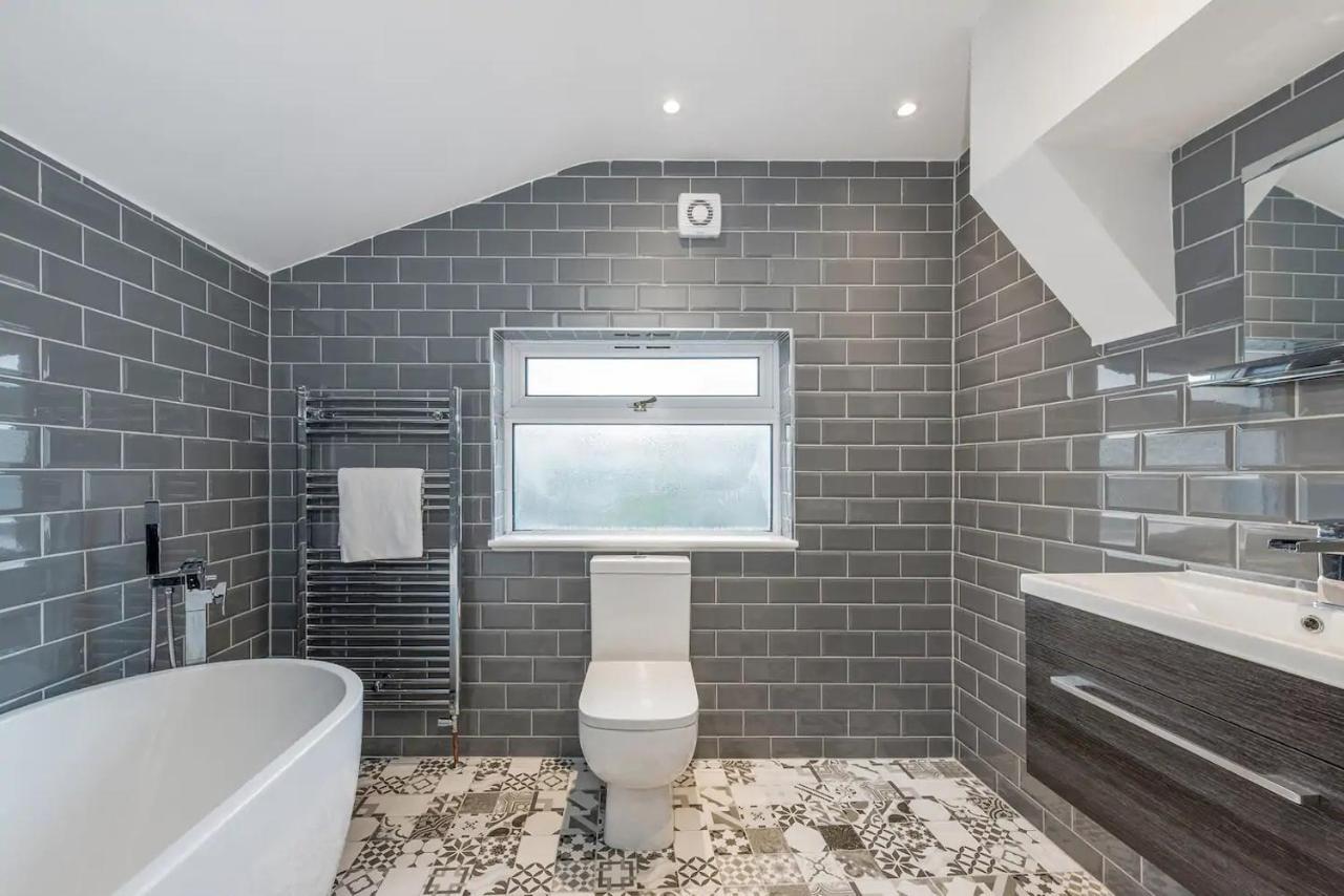 Pembroke House Apartment Norwood Luaran gambar