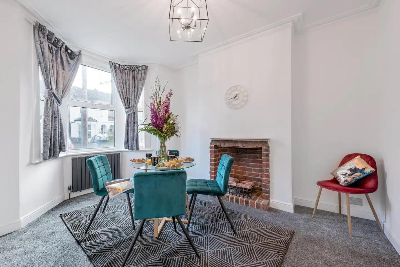 Pembroke House Apartment Norwood Luaran gambar